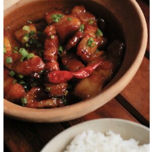 cooked food on brown ceramic bowl